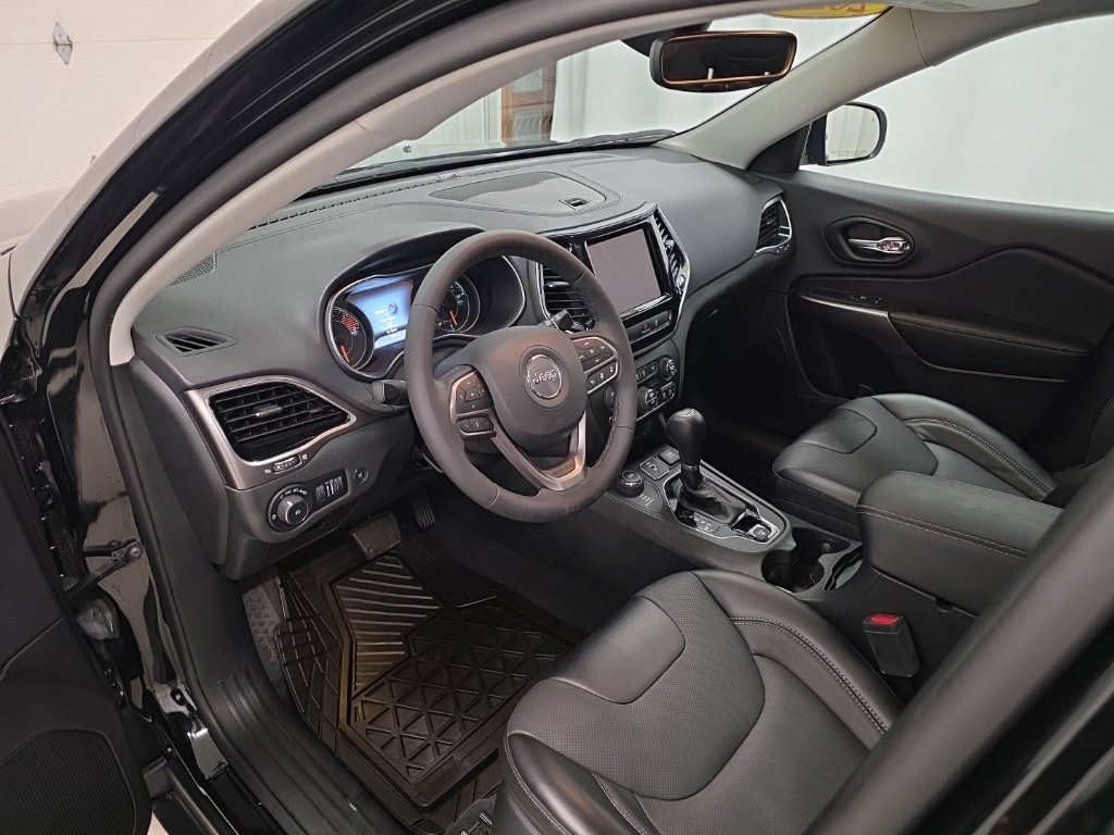 Used 2022 Jeep Cherokee Limited AWD/4WD image 13