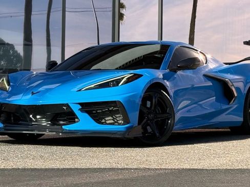 Used 2022 Chevrolet Corvette 3LT w/ Z51 Performance Package image 2