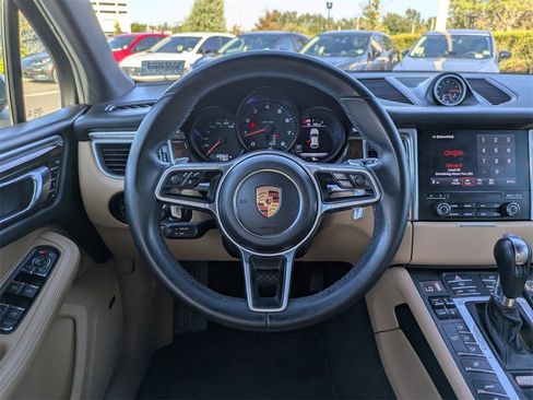 Used 2018 Porsche Macan image 15