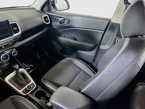 Used 2023 Hyundai Venue Limited FWD image 23