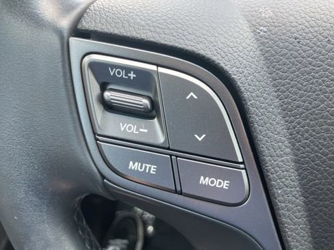 Used 2018 Hyundai Santa Fe Limited image 15