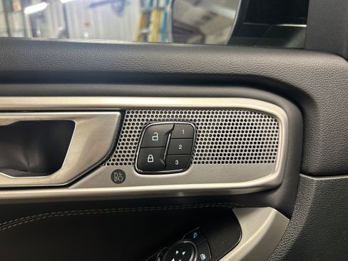 Used 2023 Ford Explorer Limited AWD/4WD image 12