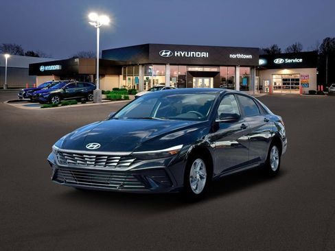 New 2026 Hyundai Elantra SE image 1