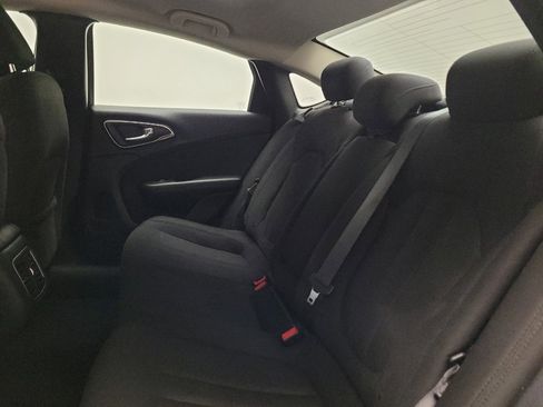Used 2015 Chrysler 200 Limited w/ Convenience Group FWD image 18