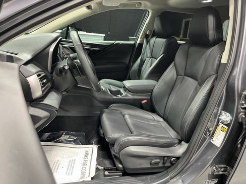 Used 2025 Subaru Outback Limited AWD/4WD image 17