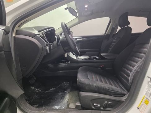 Used 2016 Ford Fusion SE FWD image 11