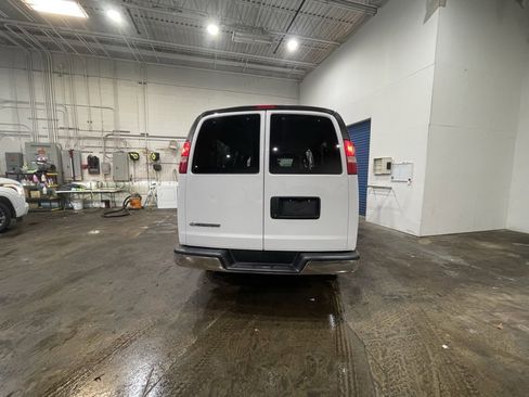 Used 2017 Chevrolet Express 3500 LT w/ LT Preferred Equipment Group image 5