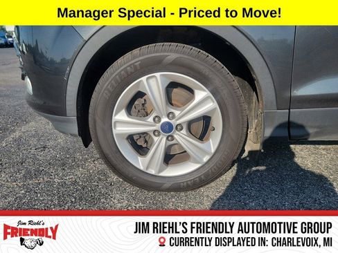 Used 2015 Ford Escape SE image 25