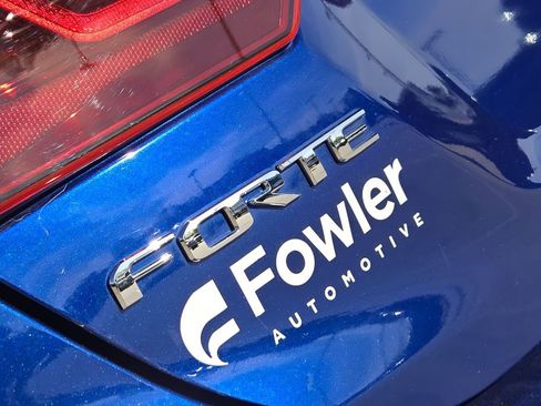 Used 2021 Kia Forte GT-Line w/ GT-Line Premium Package FWD image 12