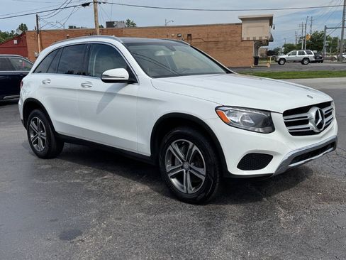 Used 2017 Mercedes-Benz GLC 300 4MATIC w/ Premium 1 Package image 4
