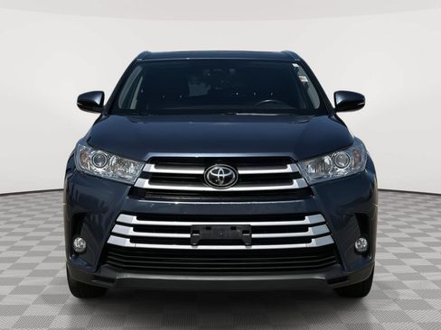 Used 2017 Toyota Highlander XLE w/ Carpet Mat Package AWD/4WD image 2