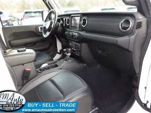 Used 2023 Jeep Wrangler Sahara w/ Cold Weather Group AWD/4WD image 28