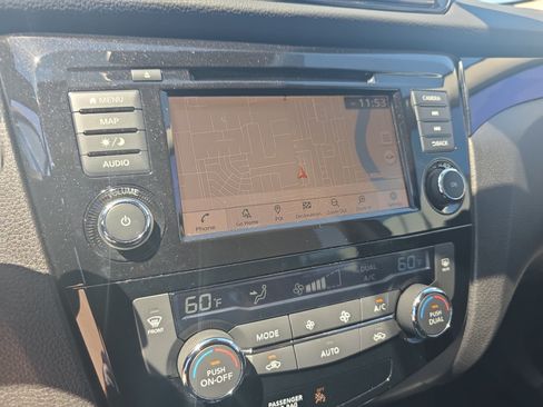 Used 2021 Nissan Rogue Sport SL w/ Premium Package FWD image 28