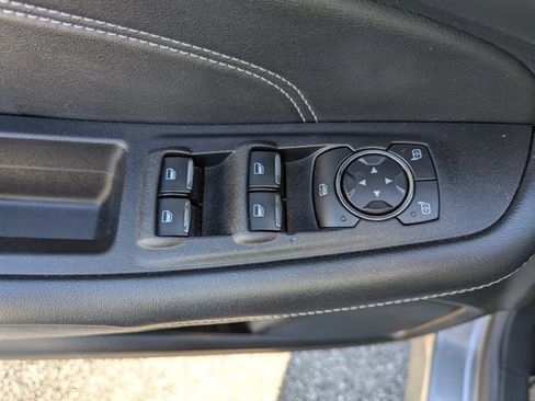 Used 2022 Ford Edge Titanium image 10