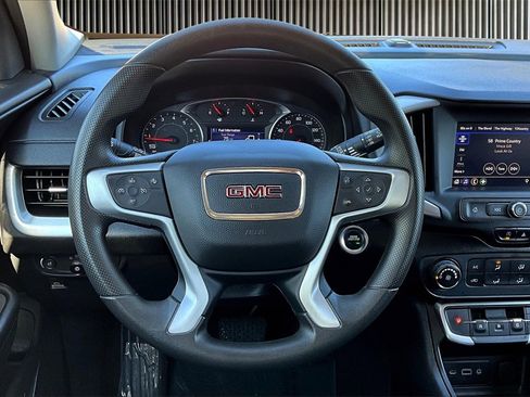 Used 2022 GMC Terrain SLE image 5