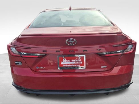Used 2025 Toyota Camry Hybrid image 5