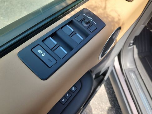 New 2026 Land Rover Discovery Limited Edition AWD/4WD image 22