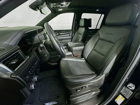 Used 2023 GMC Yukon XL Denali w/ Denali Reserve Package image 12