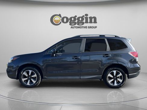 Used 2018 Subaru Forester 2.5i Premium w/ All-Weather Package image 3