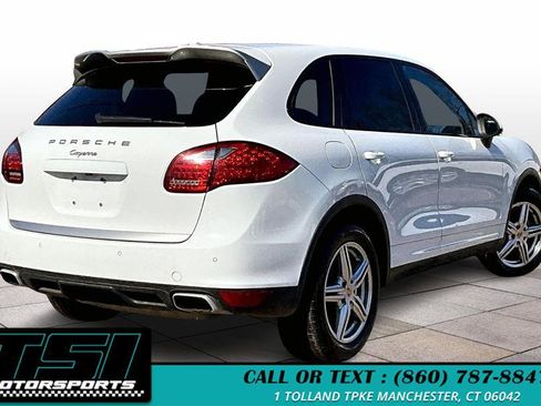 Used 2014 Porsche Cayenne Platinum Edition image 2