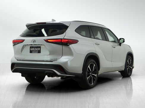 Used 2022 Toyota Highlander XSE image 5