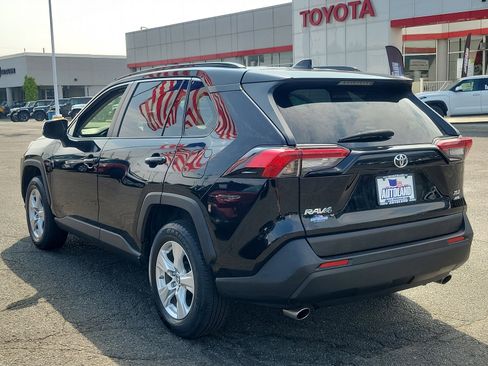 Used 2019 Toyota RAV4 XLE image 4