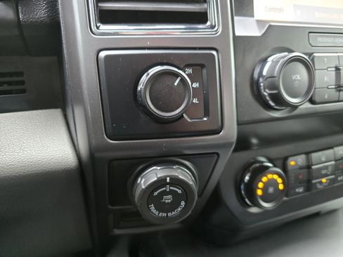 Used 2020 Ford F150 XLT w/ Equipment Group 302A Luxury AWD/4WD image 17