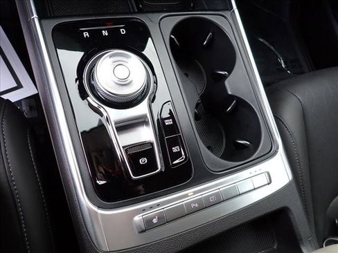 Used 2026 Kia Carnival EX image 20