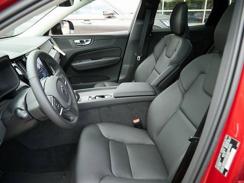 New 2025 Volvo XC60 B5 Core w/ Protection Package Premier image 12