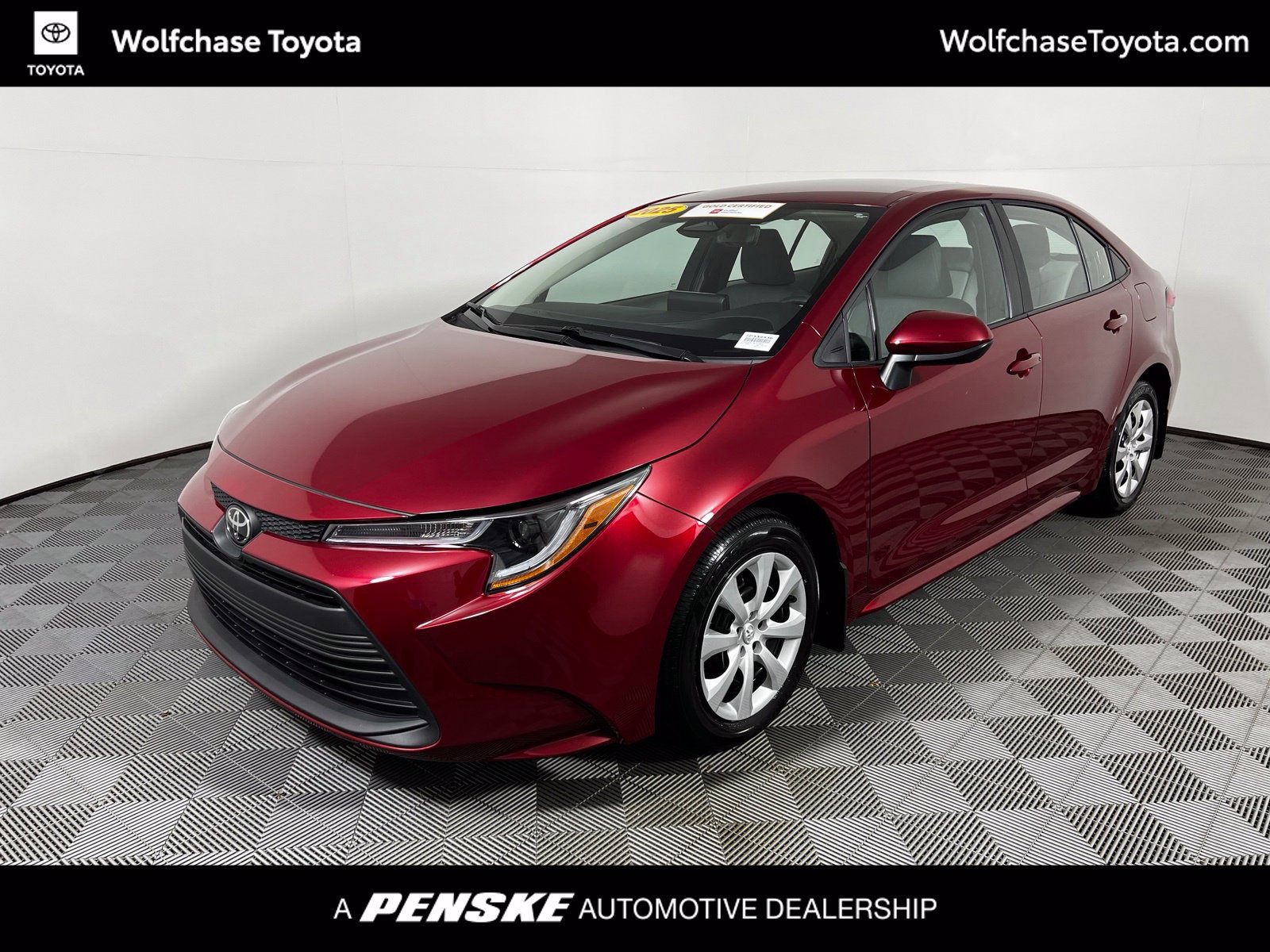 Certified 2025 Toyota Corolla LE FWD image 1