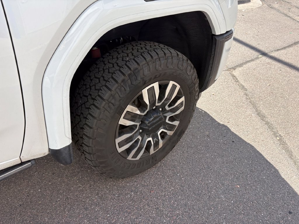 Used 2024 GMC Sierra 2500 Denali Ultimate AWD/4WD image 15