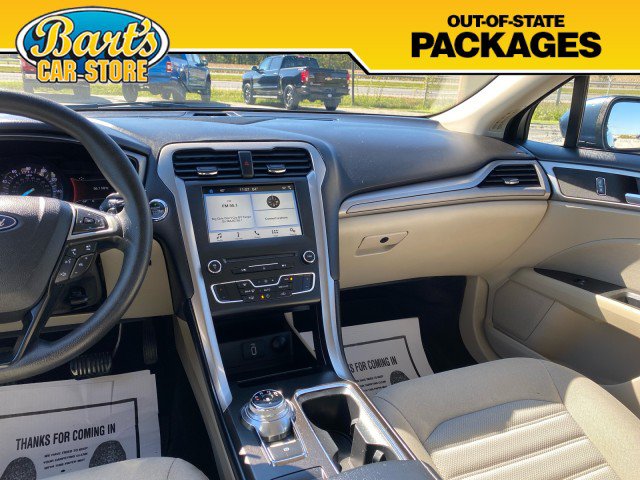 Used 2018 Ford Fusion SE w/ Fusion SE Technology Package FWD image 21