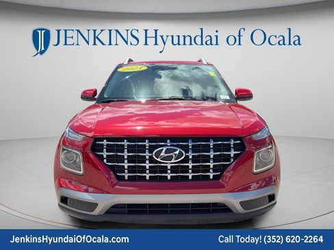 Used 2023 Hyundai Venue SEL FWD image 8