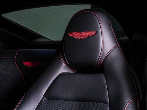 Used 2020 Aston Martin V8 Vantage Coupe image 21