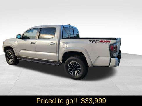 Used 2023 Toyota Tacoma TRD Sport image 3