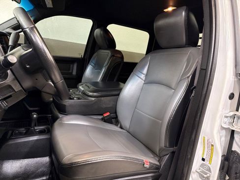 Used 2021 RAM 3500 Tradesman w/ Chrome Appearance Group image 15