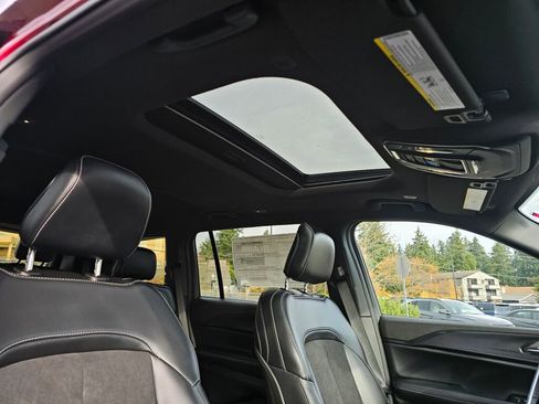 New 2025 Jeep Grand Cherokee L Altitude image 12