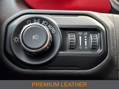 Used 2018 Jeep Wrangler Rubicon AWD/4WD image 7