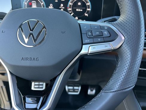 New 2026 Volkswagen Tiguan SEL R-Line AWD/4WD image 21