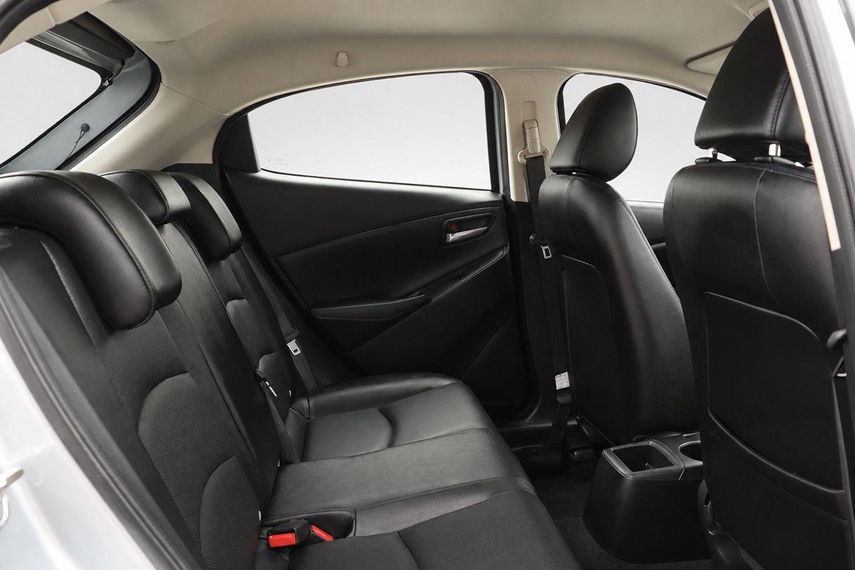 Used 2020 Toyota Yaris XLE FWD image 14
