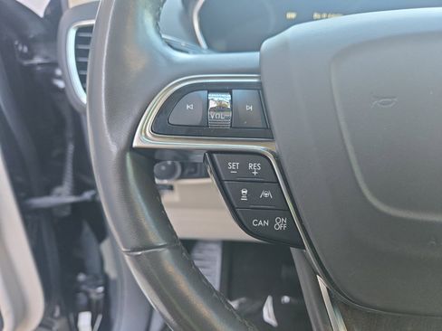 Used 2019 Lincoln Nautilus Reserve image 17