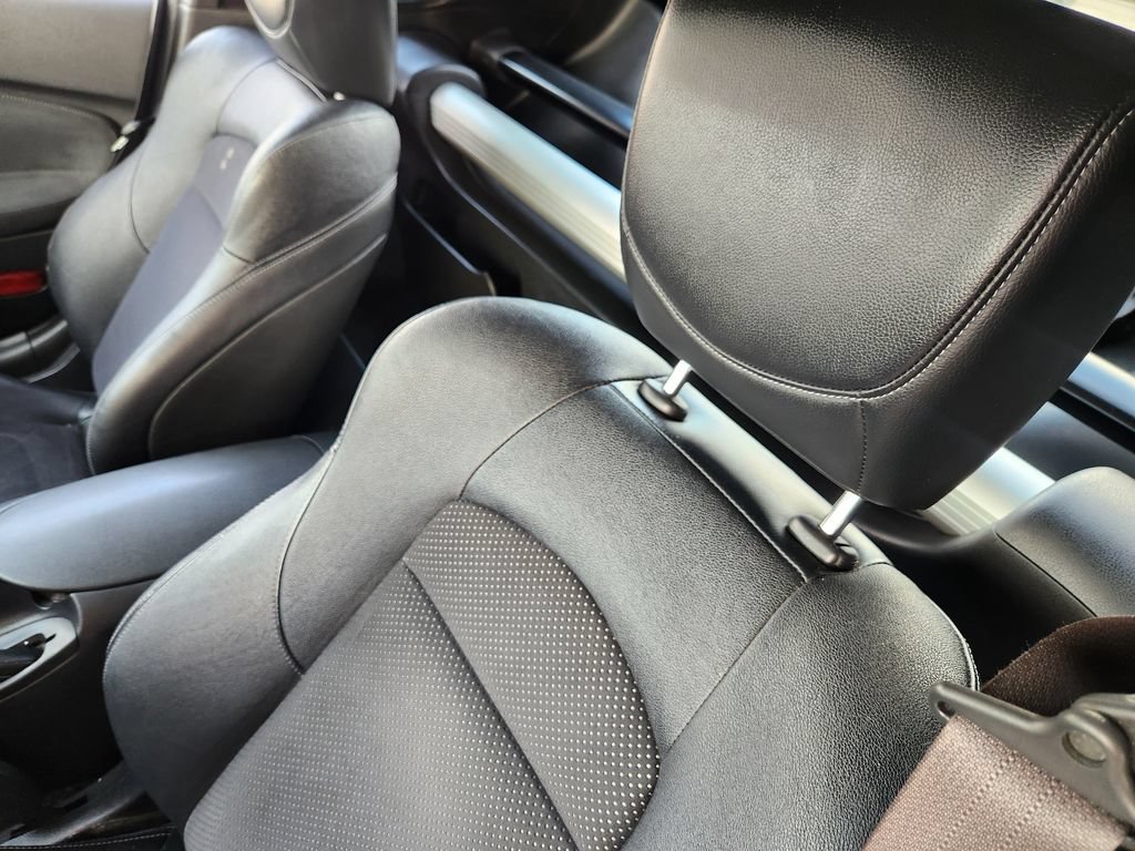 Used 2016 Nissan 370Z Touring RWD image 27