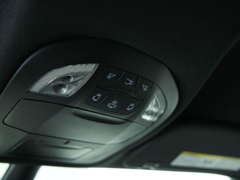 Used 2024 Chrysler Pacifica Limited FWD image 48