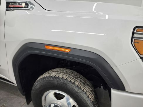 Used 2023 GMC Sierra 3500 Denali w/ Denali Ultimate Package image 29