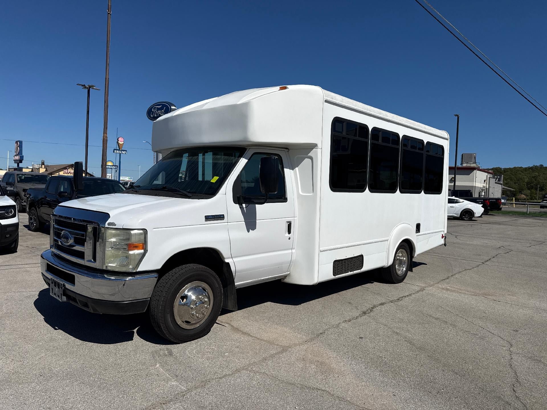 Used 2016 Ford E-350 and Econoline 350 Super Duty w/ Shuttle Bus Prep Package RWD image 5
