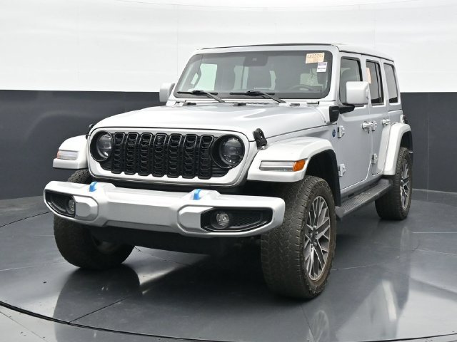 Used 2024 Jeep Wrangler High Altitude AWD/4WD image 5