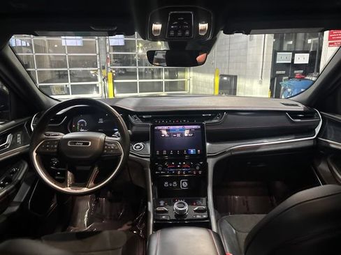 Used 2022 Jeep Grand Cherokee Trailhawk AWD/4WD image 36