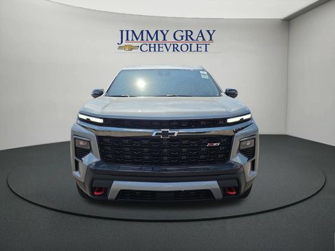 New 2027 Chevrolet Traverse Z71 w/ Driver Confidence Package AWD/4WD image 8