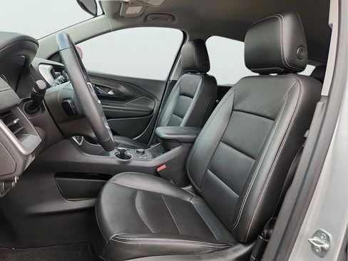 Used 2022 GMC Terrain SLT w/ LPO, 'HIT The Road' Package FWD image 14