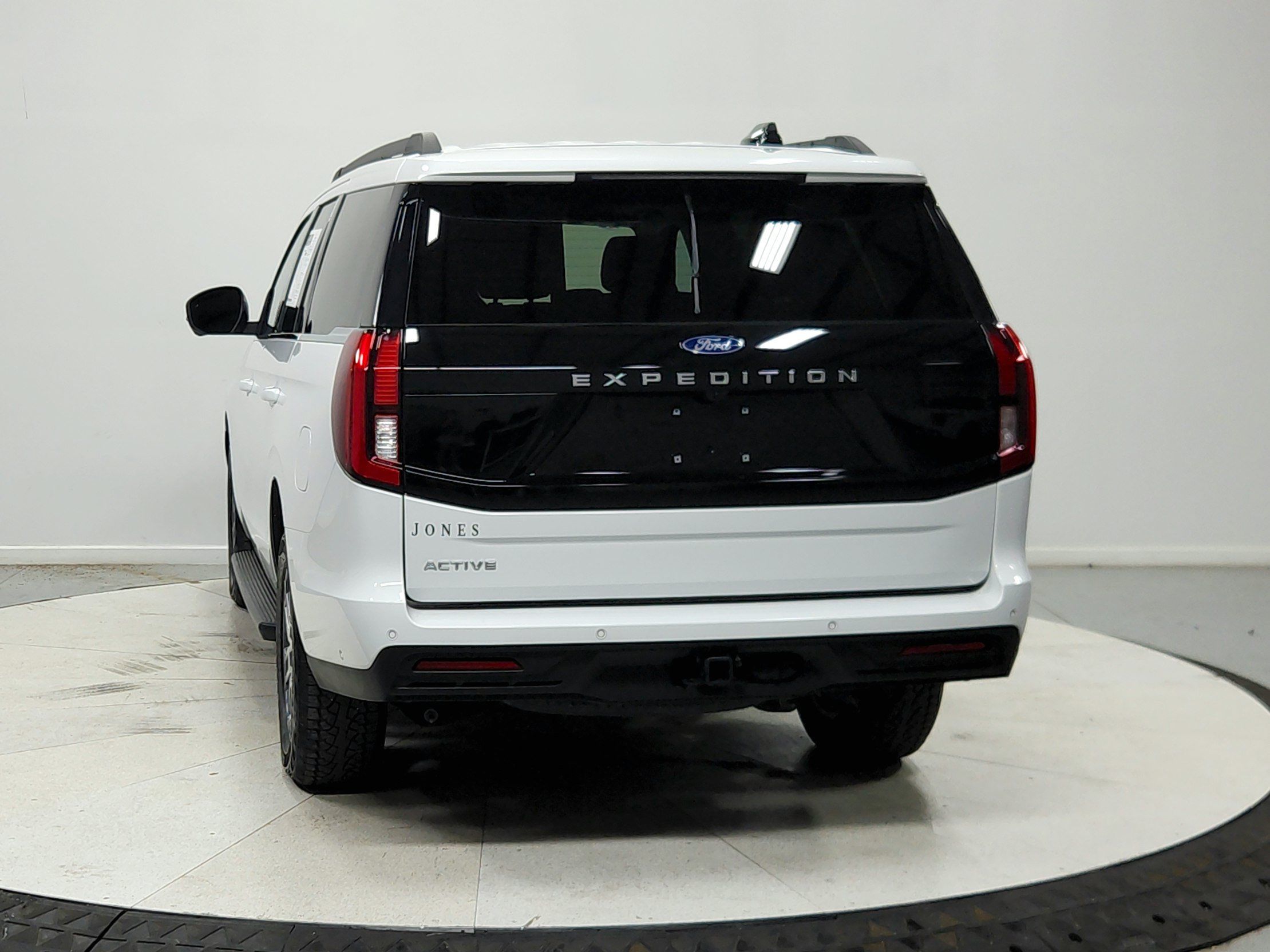 Used 2025 Ford Expedition Active AWD/4WD image 7